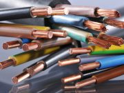 Przewody instalacyjne w biurze – co warto wiedzieć? przewody