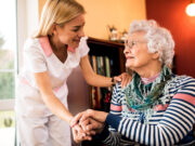 Z czego składa się pionizator dla niepełnosprawnych? Pionizatory dla niepełnosprawnych